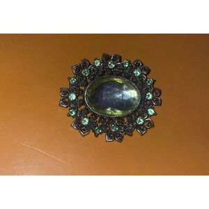 VINTAGE Sliver Tone Pin Brooch Green Rhinestones Rhinestone Victorian Style